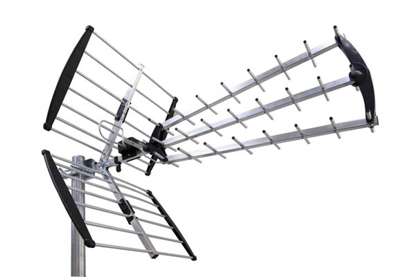 ANTENNE UHF TRIPLE 67 ELEMENTS - 12/18 DB - B53670/5G