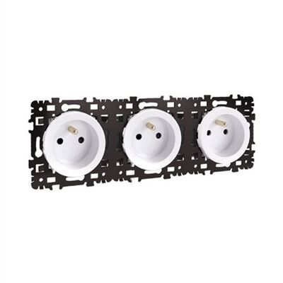 PRISES TRIPLE 3 X 2P + TERRE 16A BLANC SQUARE - 60287